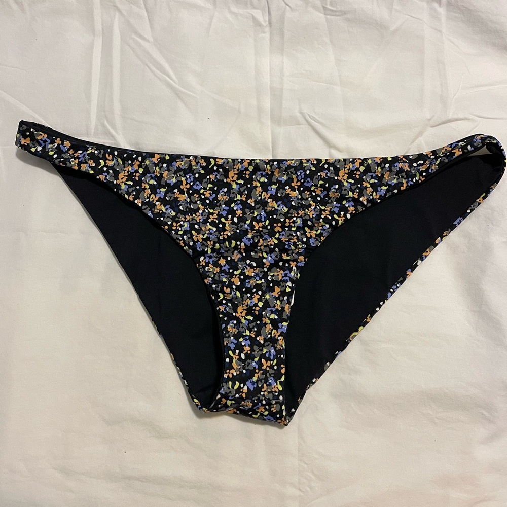💃 PRANA Black Petals Elina Reversible Swim Bottom Women’s Size L NWT
